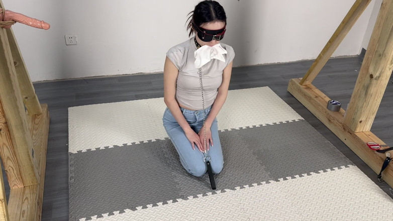 Yanmou: तंग जींस में लड़की को कैद करें