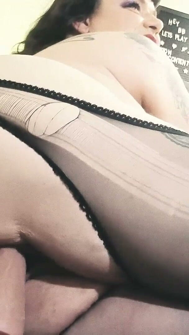 Iwazsoaking: This MILF Is Horny #2 - Pantyhose &amp; Stockings