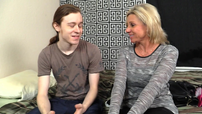 Horny Household: I Only Want to Fuck You Stepmom!