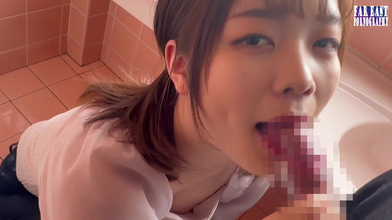 Far East pornography: Презерватив-глотка блуждает, как откровная молодая красотка осушает каждую теплую каплю на улице, эпизод 1