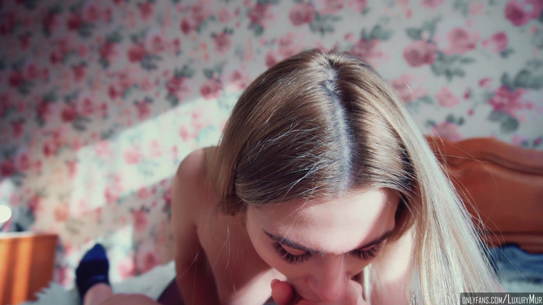 LuxuryMur: La bionda ha perso un gioco a svestirsi, si è fatta...