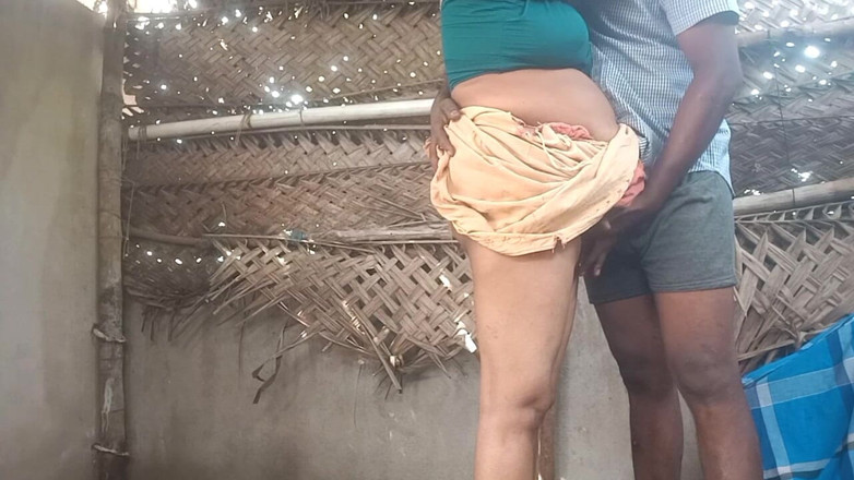 Priyanka314: 泰米尔人妻与哈斯邦的户外性爱