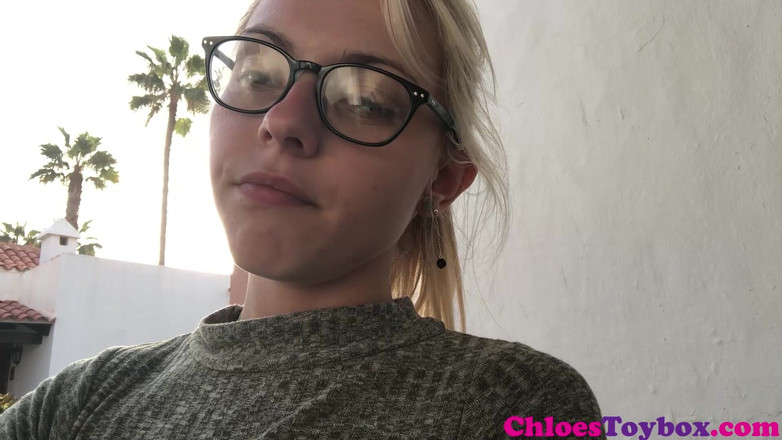 Chloe Toy: Palenie na wakacjach