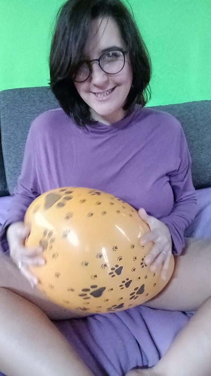 melu_world: Balon seansı sırasında külot giymiyorum - tavşan delisi