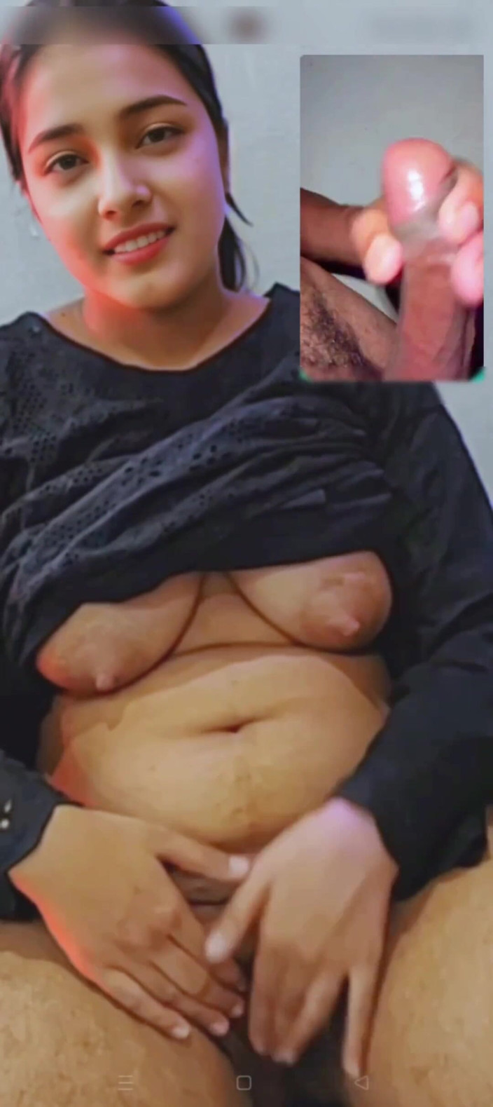 Your_aisha: Przyrodnia siostra rozmowa wideo sex chat, piękne duże cycki pokazujące...