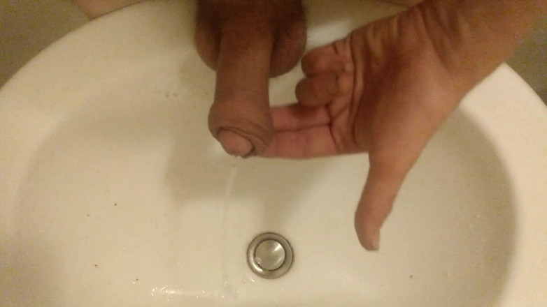 LilTaste: Peeing on My Hand, in a Sink