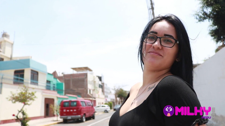 Milky Peru: Jazmin Caught Her Fan