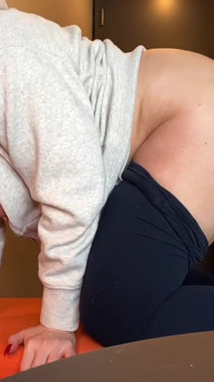 Paying for Pizza with Pussy. I Let the Young Driver Creampie