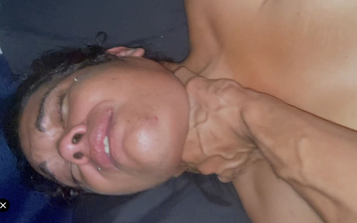 Nastboi: Milf curang buatan sendiri sebenar dan kongkek dalam kedua-dua lubang