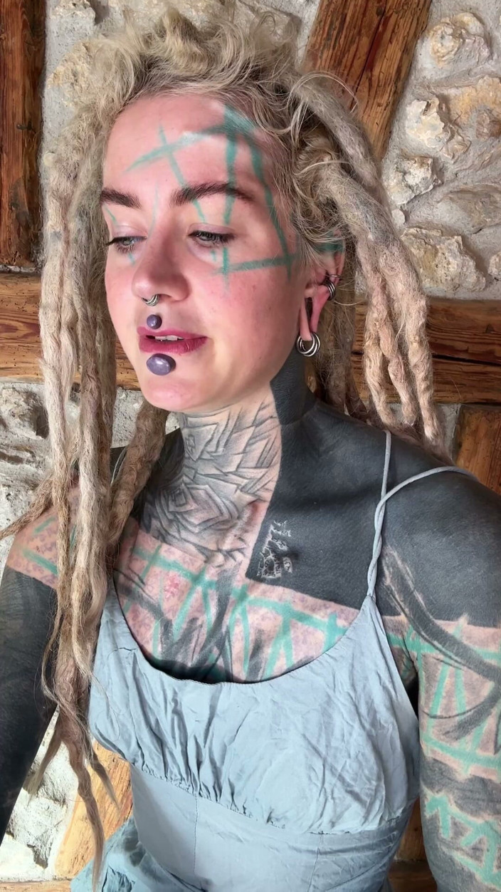 Anuskatzz: I Get New Boobs. Open This Video and Find Out...