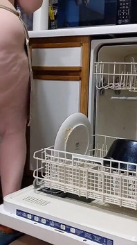 Big Butt MILF Loads the Dishwasher