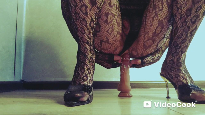 Lana Cross: Solo Anal Sex