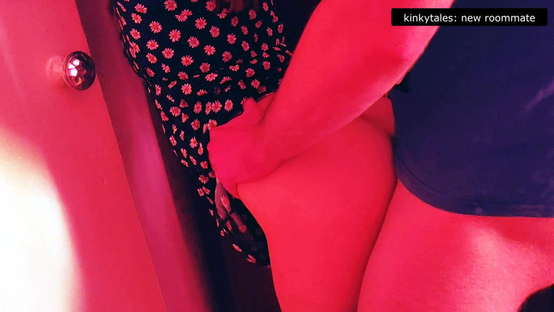 StepSisDiary: 義理の妹が近所の人たちがセックスしているのを覗き見しているのを見つけました。ムラムラしてゴンドンなしでセックスを始める