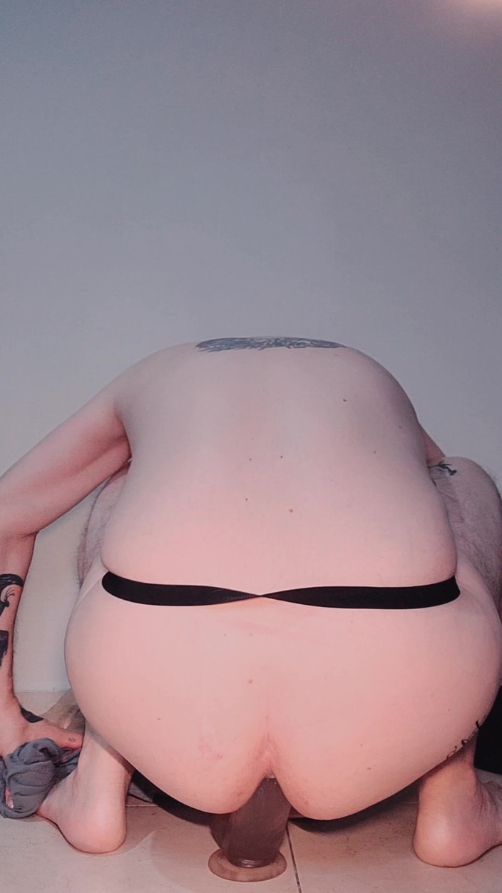 SlutClosetedfag: Jaula de castidad y follada con consolador