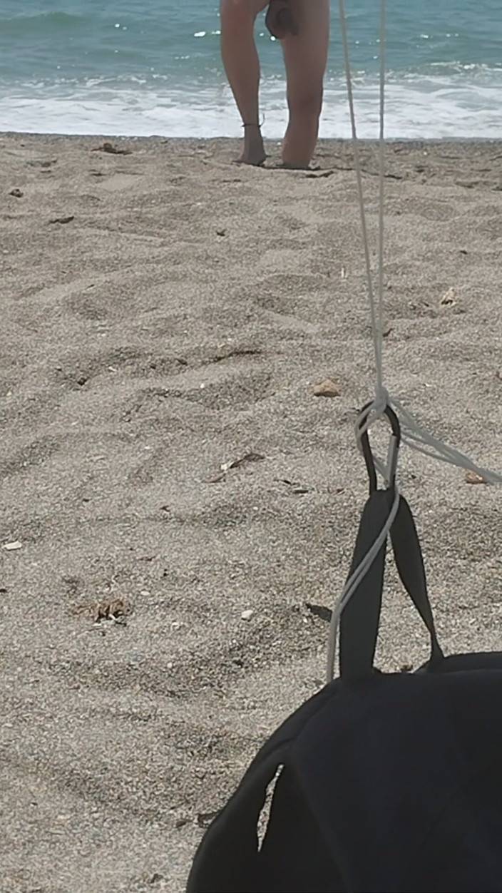 Morbosete000: Naken på stranden och njuter