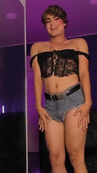 Sissy Femboy Tančí Jako Sexy Coura a Zve Tě, Abys Jí Dal Penis