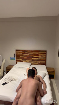 Gergin 18 Yaşındaki Asyalı Ibnenin Ilk Ateşli Eşcinsel Seksi