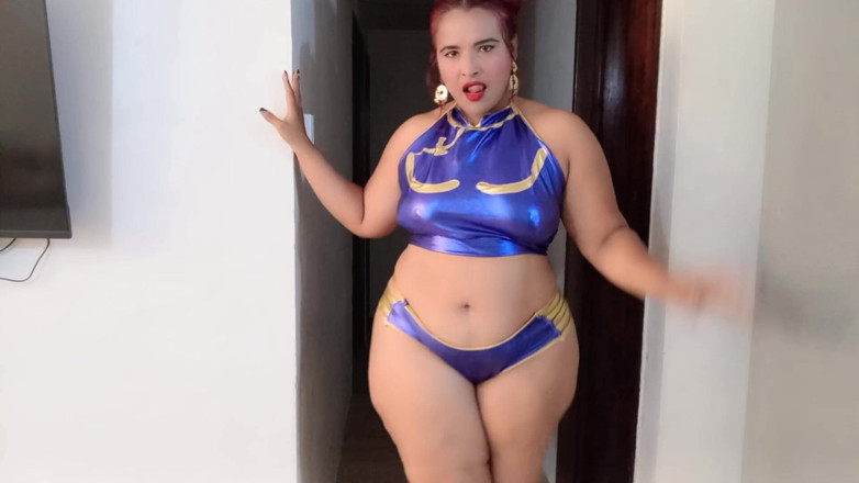 Gina Halime: Chun Li din Street Fighter este împușcată în toate găurile ei