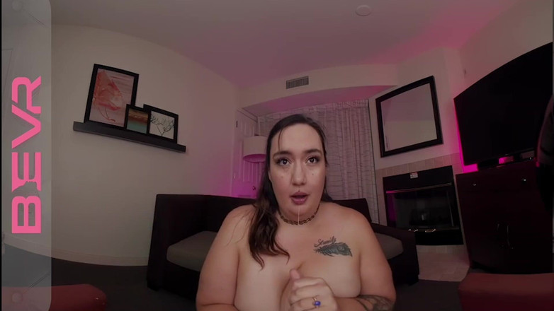 Blush erotica: Curvy Quinn - la barista sexy - Bevr 2D converti