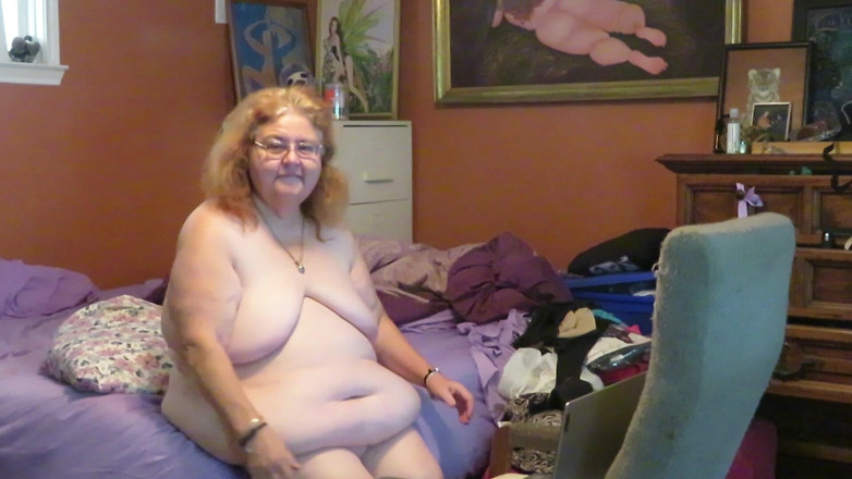 BBW nurse Vicki adventures with friends: Requested cam show wearing betty boop crop top