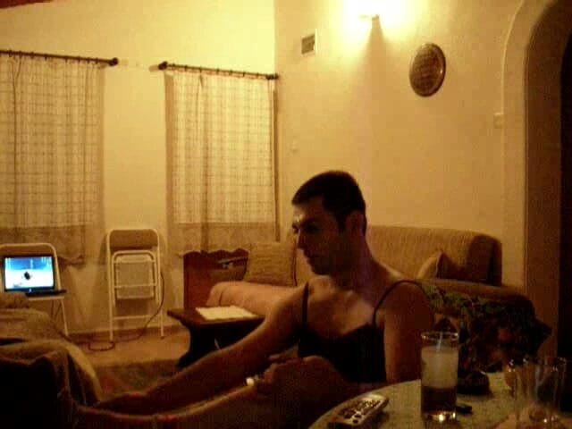 Electrahu: Posi̇ng Wi̇th Mi̇ni̇ Ski̇rt