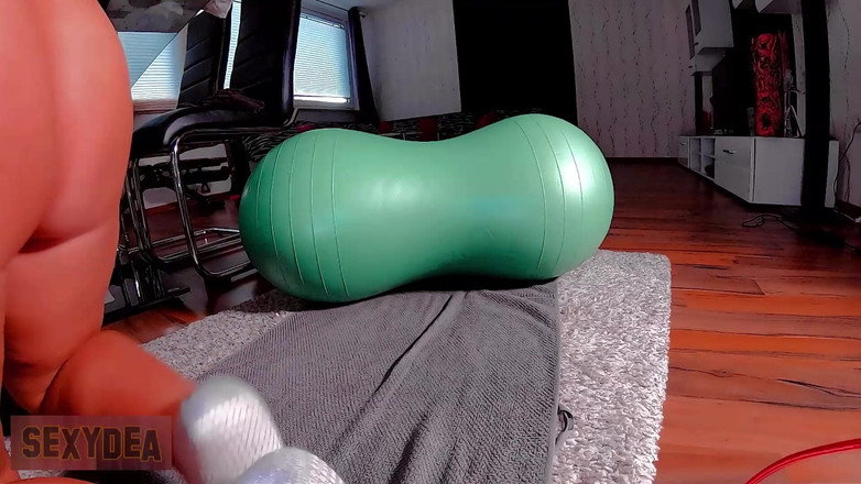 King of datass: Domaltmalı dildoya biniyor ve fışkırtıyor