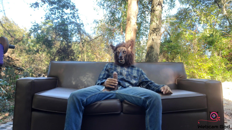 Arthur Eden aka Webcam God: There's a werewolf on my couch (4K)