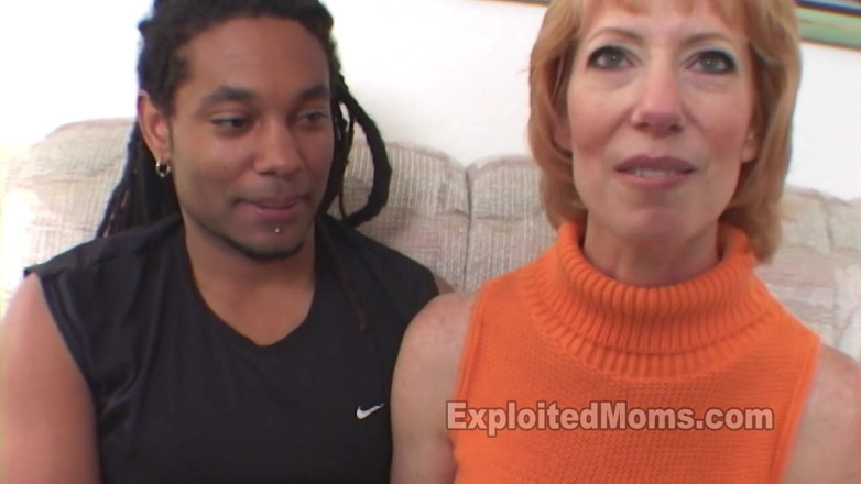 Xes Network: Heiße fitte reife milf mit engem körper, sexy rothaarige kellnerin...