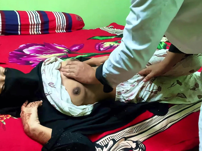 Riya Chowdhury: Doktor tvrdě šukal se svou sexy pacientkou a cítil se šťastný