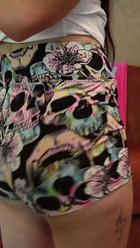 私のジューシーな弾むお尻