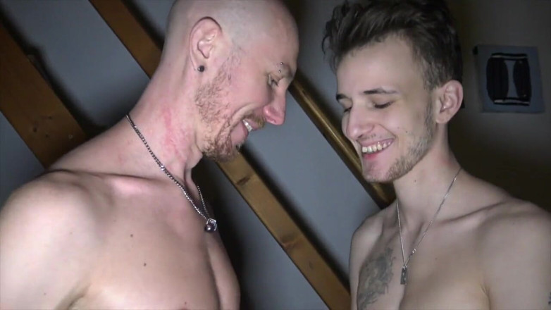 French Twinks Amator videos: 性感的 twink 喜欢操老