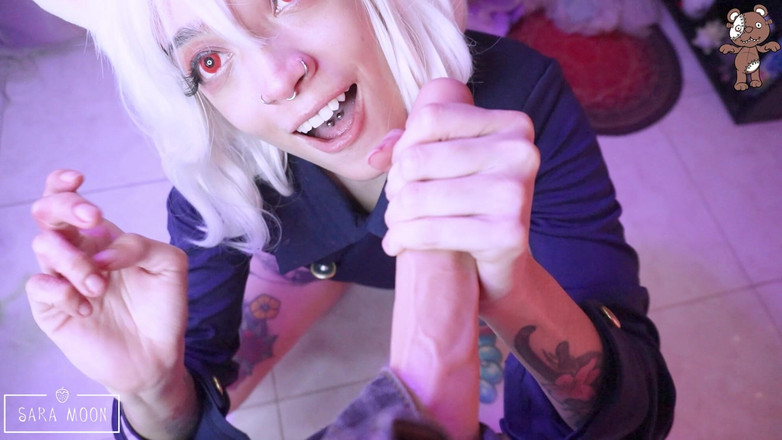 Sara Moon: चूसना