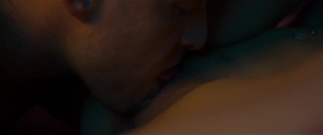 Verso Cinema: 깊게 물린 앤디 스톤과 에나 스위트