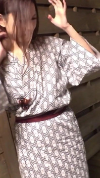 Modelo de revista ativa Vídeo pessoal de filmagem feito em segredo no banho de uma estalagem