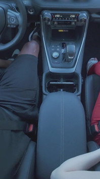 Lena lutscht schwanz im auto