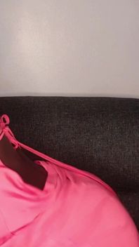 Sexy Kenyan Babe Twerking in a Pink Dress Just for You!