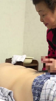 Cewek itu masih aktif! Nenek yang rela jilat keturunannya sendiri vol. 4-8