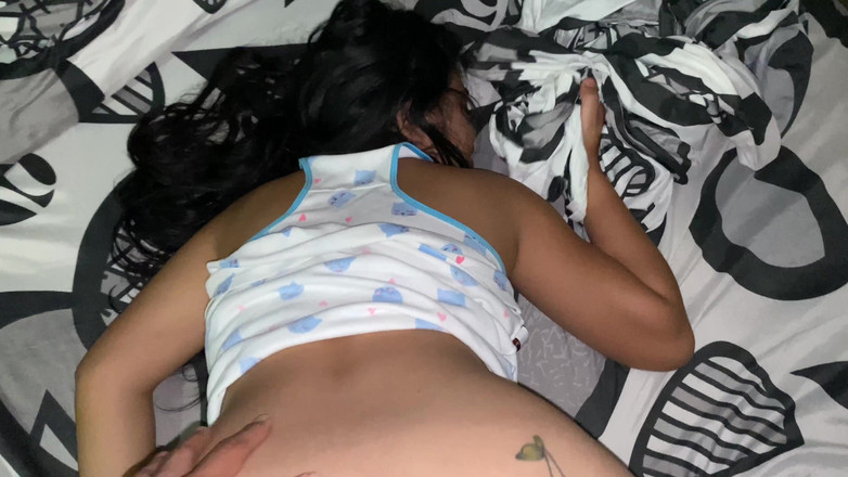 Yohamedi: यह कितना स्वादिष्ट है कि मेरा सौतेला भाई चोदने की मेरी इच्छा छीन लेता है और मेरी गांड को दूध से भर देता है