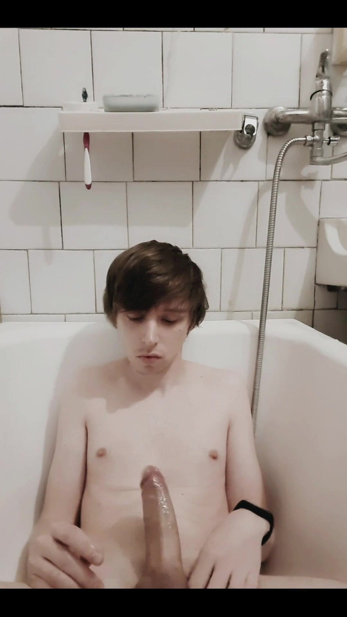 Latvian_boy: In der badewanne entspannen