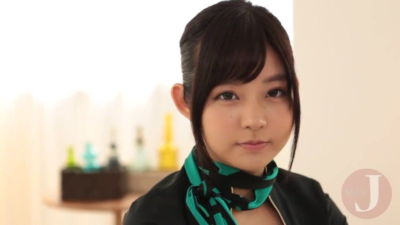 Asian happy ending: Japanese masseuse pleasuring her client's dick