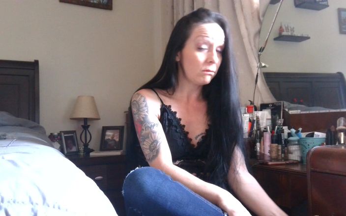 Raven Willow: Heels &amp; Humiliation