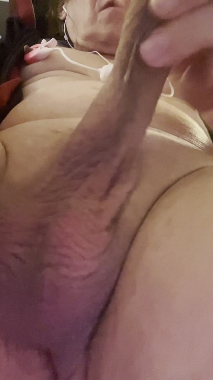 Mitchie: Se Masturbe Excitée - Éjaculation Chaude