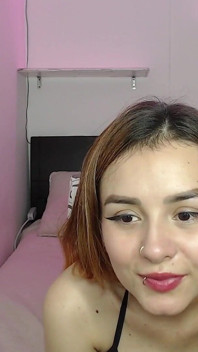 Pendeja uczy wytatuowanych stóp i jest oszukany
