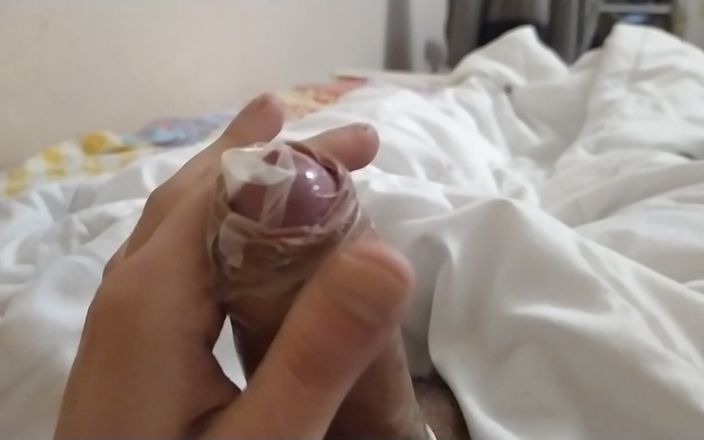 Pamela Show: 18-річна транс-дівчина Пем трахає сексуальну іграшку з брудним використаним презервативом