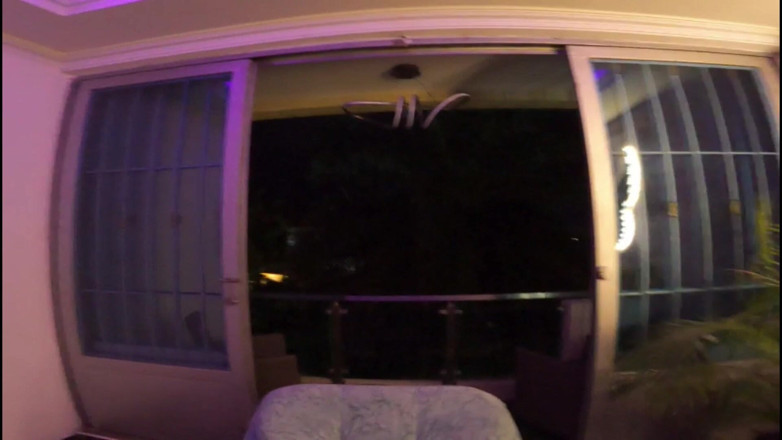 Jhodez1: Ich ständig gehört, wie jemand auf dem balkon überrascht, eine sexy...