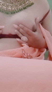 인도 게이 바텀 크로스드레서 Gaurisissy 실크 사리 리얼 홈메이드 섹스