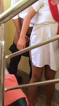 Une étudiante se fait baiser en secret, une vidéo de sexe desi devient virale