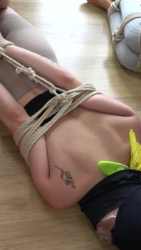 Tatti und Lillys Muffled Chaos: Unzüchtige Seile, otm Gags und Skimasken-Überraschung! + Bts