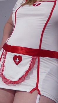 Powrót francuskiej pielęgniarki Nini Divine i jej ogromnej dupy, aby cię uzdrowić!