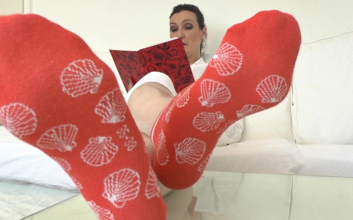 Lady Victoria Valente: Wąchaj moje spocone skarpetki, gdy czytam moją książkę, POV, Lady...